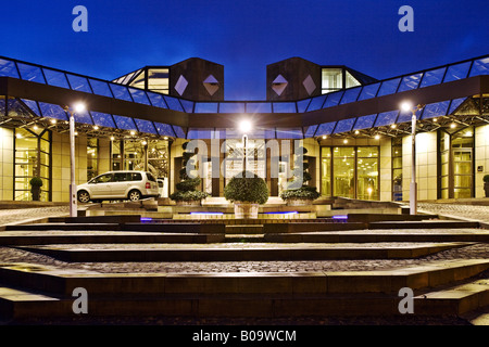 Casino Hohensyburg in Dortmund in der Dämmerung, Dortmund, Ruhrgebiet, Nordrhein-Westfalen, Deutschland Stockfoto