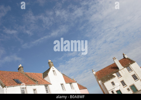 Pan Fliese Dächer der Häuser im historischen Fischerdorf und Royal Burgh Pittenweem, Fife. Stockfoto