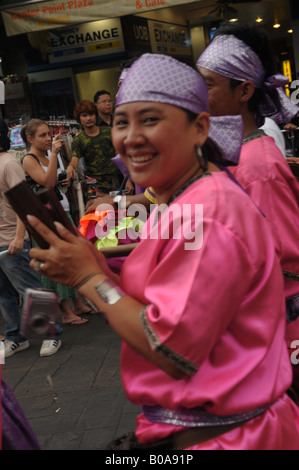 lächelndes Gesicht, Songkran Festival, Khao San Straße Parade, bangkok Stockfoto