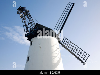 Die Windmühle auf Lytham Green, The Promenade, Lytham, Lancashire, England. Stockfoto