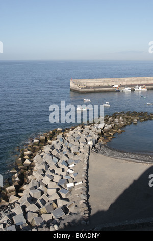 Der Mole gebaut, den neuen Strand in Playa San Juan zu schützen Stockfoto