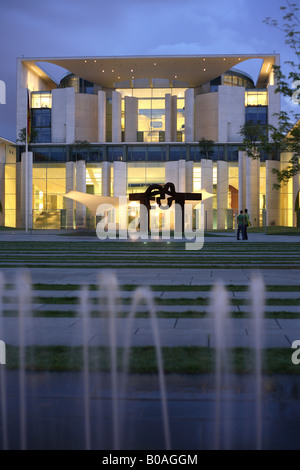 Die Bundeskanzlei Gebäude am Abend, Berlin, Deutschland Stockfoto