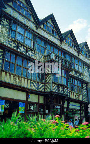 Alte halbe Fachwerkhaus Gebäude bekannt als das hohe Haus in Stafford das größte Holz gerahmt Stadthaus in England Stockfoto