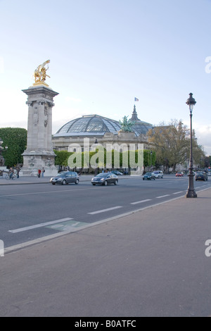 Pont Alexandre III und das Grand Palais, Paris, Frankreich. Stockfoto