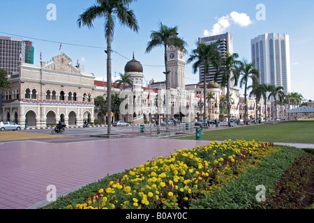 Mischung aus alten und neuen Gebäuden in Kuala Lumpur, Malaysia. Stockfoto