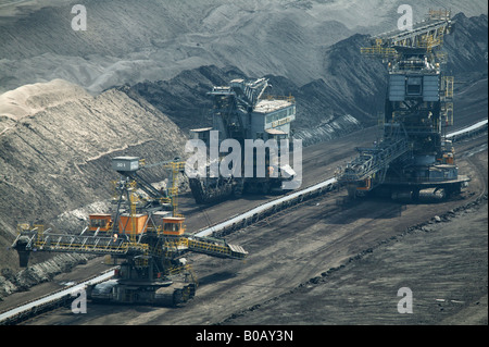 Drei Bagger in einem Tagebau Braunkohle mine, Welzow, Deutschland Stockfoto