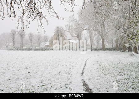 Allerheiligen Kirche, Putney Common, Südwesten von London, im Schnee Stockfoto