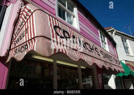 Süße Ladenfront in Salcombe, Devon, UK Stockfoto