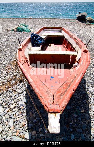 Angelboot/Fischerboot in der Mittelmeer-Küste Landschaft Stockfoto