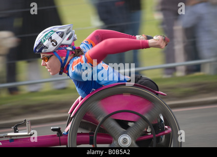 Rollstuhl Racer in der Flora London Marathon 2008 Stockfoto