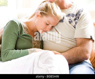 Paar tröstende Stockfoto