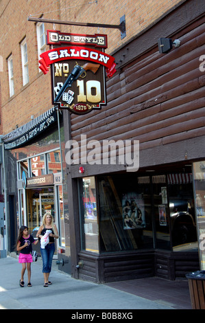 Nordamerika, USA, South Dakota, Totholz. Main Street, Nr. 10-Limousine, das einzige Museum der Welt mit einer Bar. Stockfoto