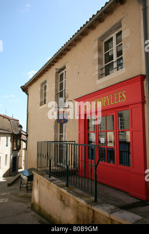 Montmorillon, Limousin Region Frankreichs. Die Stadt ist bekannt als die Stadt der Bücher oder der Stadt des Schreibens. Stockfoto