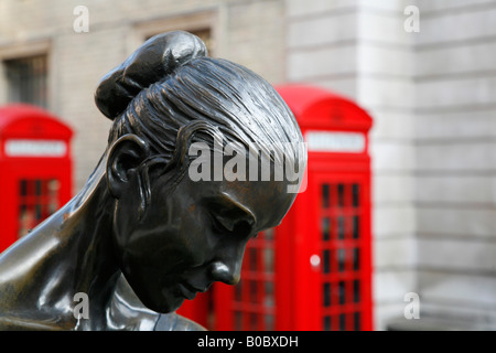 Junge Tänzerin Statue von Enzo Plazzotta auf Broad Court, Covent Garden, London Stockfoto