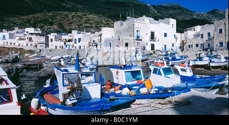 Angelboote/Fischerboote im Hafen von Marettimo Ägadischen Inseln-Sizilien-Italien-Europa Stockfoto