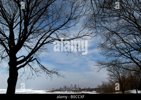 Innenstadt von Cleveland, Ohio vom Edgewater Park gesehen. Stockfoto