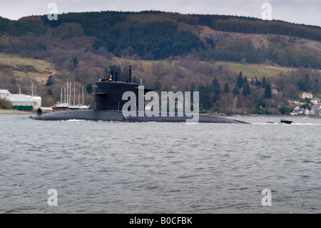 Die niederländische u-Boot-HNLMS Walross verlassen das Zielschiff für Nato-Manövers im Atlantik Stockfoto