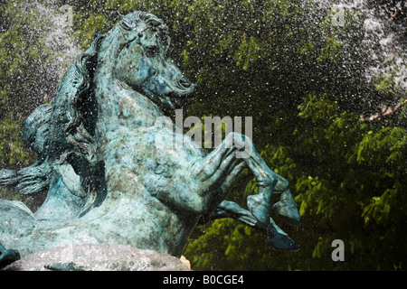 Skulptur von Emmanuel Fremiet bei Fontaine de l Observatoire Paris Frankreich Stockfoto