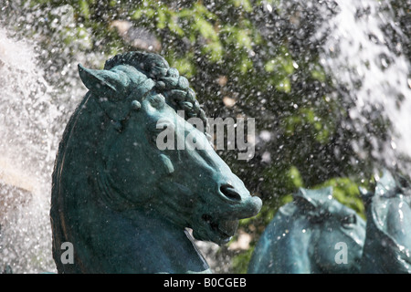 Skulptur von Emmanuel Fremiet bei Fontaine de l Observatoire Paris Frankreich Stockfoto