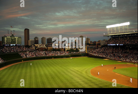 Wrigley Field Ballpark am Spieltag! Stockfoto