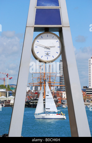 Gezeiten Sie Uhrturm, Gosport Esplanade, Gosport, Hampshire, England, Vereinigtes Königreich Stockfoto