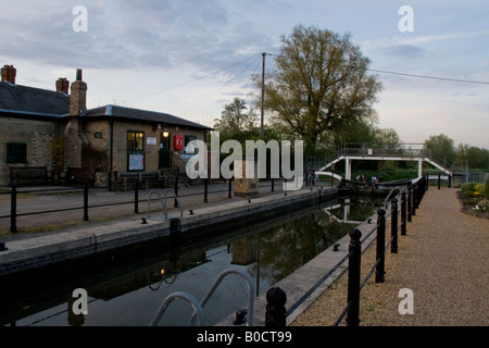 Köder beißen Schleuse auf dem Fluss Cam in der Nähe von Cambridge Stockfoto