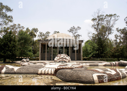 Die Fuente de Tlaloc von Diego Rivera im zweiten Abschnitt von Chapultepec-Park, Mexico City, Mexiko Stockfoto