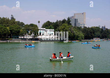 Vermietet Boote am Lago de Chapultepec und Casa del Lago Park Chapultepec, Mexiko-Stadt Stockfoto