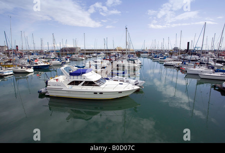 Boote in Ramsgate Hafen Marina Kent Stockfoto