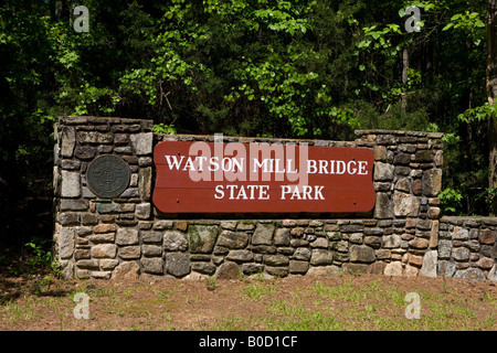 Eingangsschild zum Watson Mill Bridge State Park in der Nähe von Carlton Stockfoto