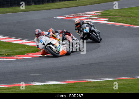 Ian Lowry auf einem Suzuki Motorrad in der Silkolene britischen Supersport-Cup am Oulton Park Cheshire England UK Stockfoto