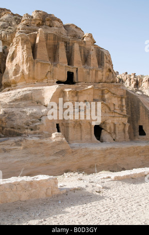 Nahost Jordanien Petra UNESCO World Heritage Site der Obelisk Grab oben und unten dem Bab Al Siq Triclinium Stockfoto