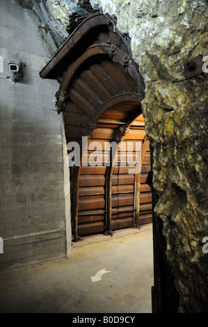 Unterirdischen Tunnel bei LA COUPOLE, Raketen ein gigantischen Bunker gebaut, von den Nazis 1943-1944, um die V2 zu starten. Stockfoto