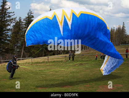 Gleitschirm bei Kandel Berg Schwarzwald Deutschland Stockfoto