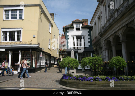 Schiefe Haus Windsor, malerischen kleinen Tee-Shop. Im Queen Charlotte Street Stockfoto