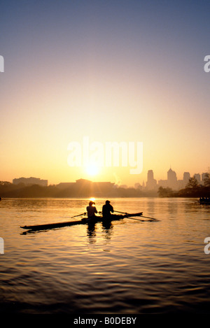 Wriggen am Schuylkill River bei Sonnenaufgang, Philadelphia, PA Stockfoto