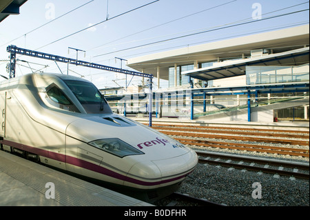 Tarragona, Bahnhof, Eisenbahn, Spanien, Ave, Adif, Renfe, Schiene, Eisenbahn, Zug, Verkehr, Tegnology, Kommunikation, Transport, Stockfoto