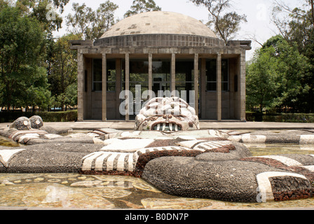 Die Fuente de Tlaloc von Diego Rivera im zweiten Abschnitt von Chapultepec-Park, Mexico City, Mexiko Stockfoto