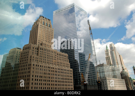 Gebäude in New York gesehen von den Twin Towers-Denkmal. New York, USA. Stockfoto