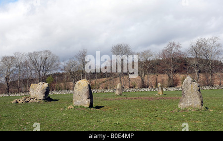 Steinkreis in Rothiemay, einem kleinen Dorf im Nordosten von Schottland neben dem Fluß Deveron nahe Huntly, Aberdeenshire Stockfoto