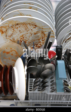 DEU Deutschland schmutziges verwendet Geschirr in der Spülmaschine Stockfoto