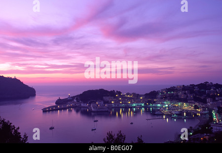 Puerto Soller bei Sonnenuntergang, Mallorca, Balearen, Spanien. Stockfoto