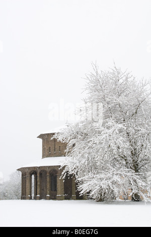 Pump House/Water Tower im Winter, Finchley Barnett, London, Großbritannien. Stockfoto