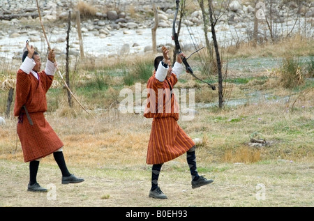 Feiert eine Zielscheibe beim Bogenschießen im Paro-Tal, Bhutan Stockfoto