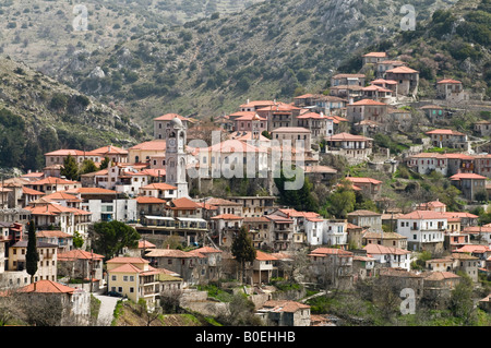 Das Dorf Dimitsana am Rande der Lousios Schlucht Arcadia zentralen Peloponnes Griechenland Stockfoto