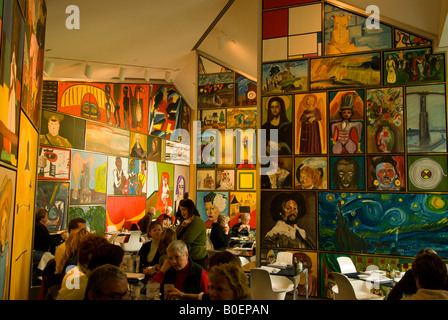 Kemper Museum of Contemporary Art Café Diners Wandmalereien Kansas City Missouri MO, Stockfoto