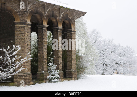 Pump House/Water Tower im Winter, Finchley Barnett, London, Großbritannien. Stockfoto