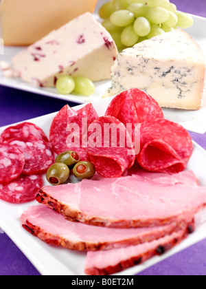 WURST UND KÄSE Stockfoto