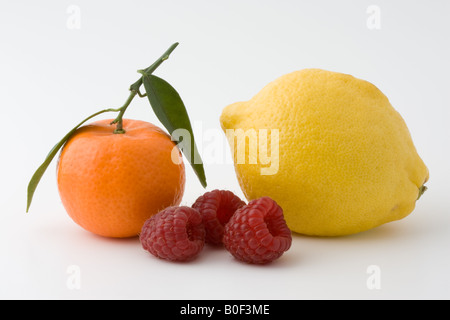Clementine Zitrone und Himbeeren London England Vereinigtes Königreich Stockfoto