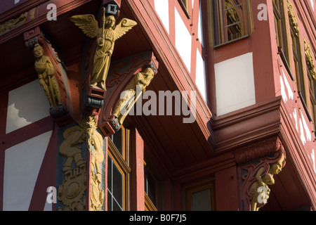 Nahaufnahme eines hölzernen Heißhunger auf Roemerberg Gebäude Stockfoto